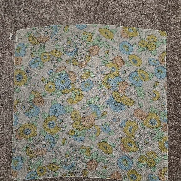 Vintage Floral Patterned Scarf - Picture 1 of 5